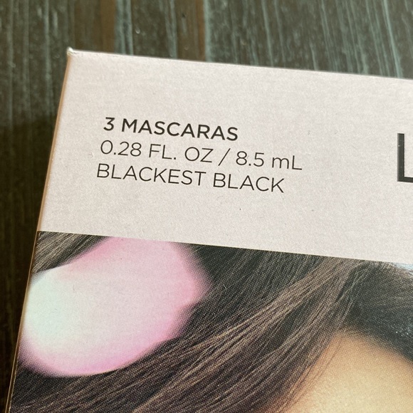 Two pack of blackest black mascara’s by L’Oreal Paris. Voluminous lash paradise. - Picture 4 of 5